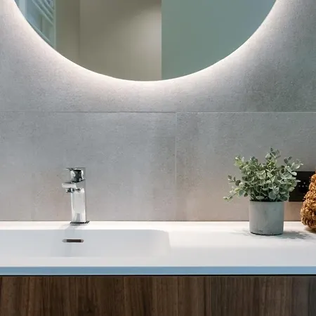 Huswell - Stylish In The Heart Of * Antwerp