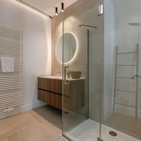 Huswell - Stylish In The Heart Of Apartment *