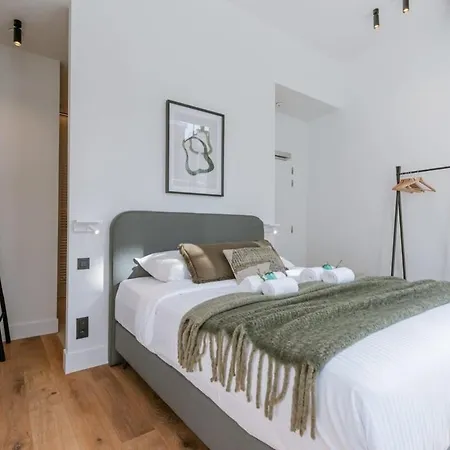 Huswell - Stylish In The Heart Of * Antwerp
